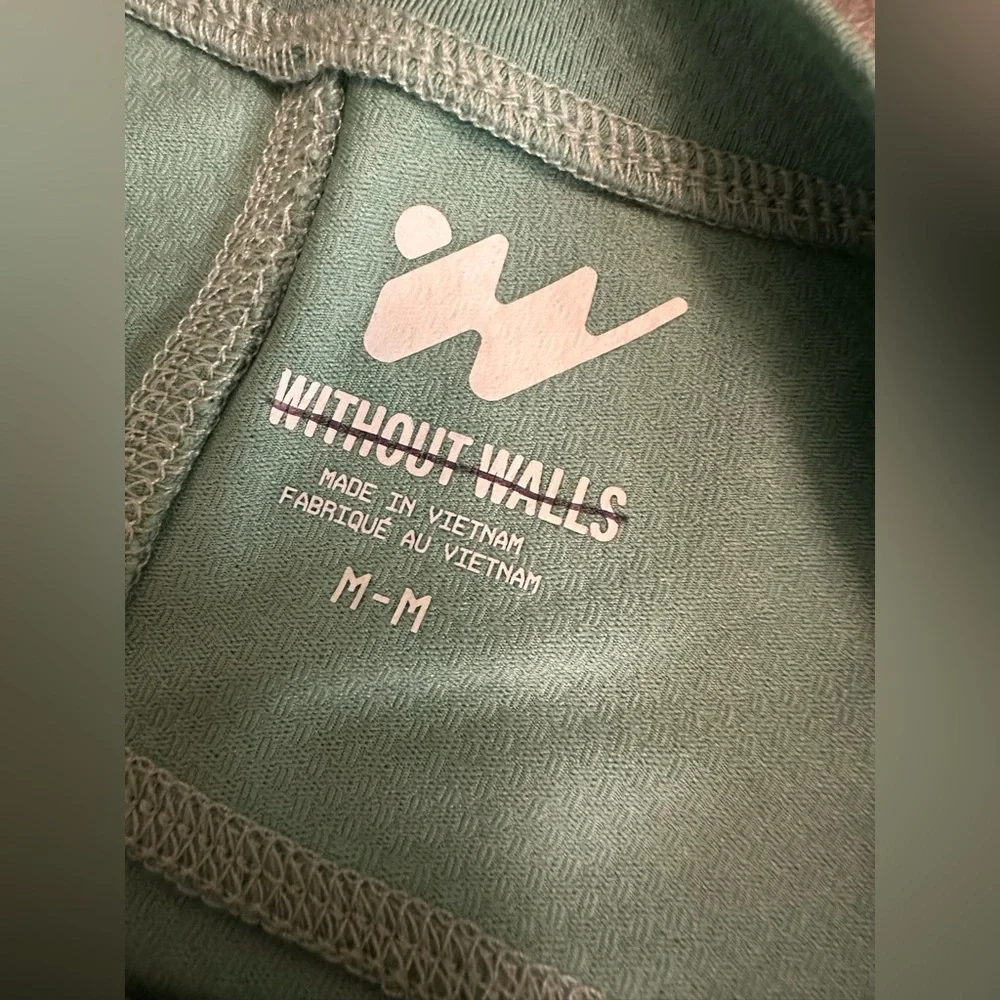 UO Without Walls Men's Tech Tee Size Small NWT - Picture 5 of 7